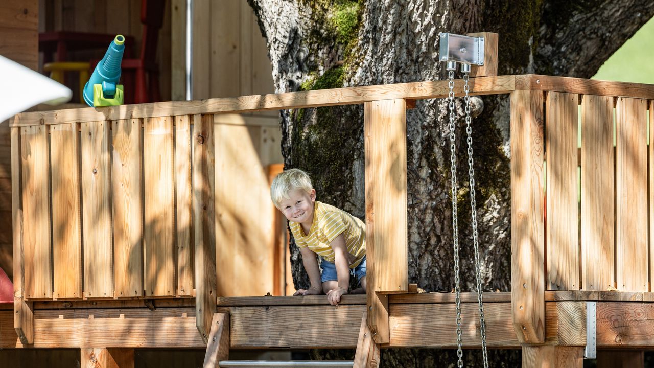 Spielpodest Spielpodest